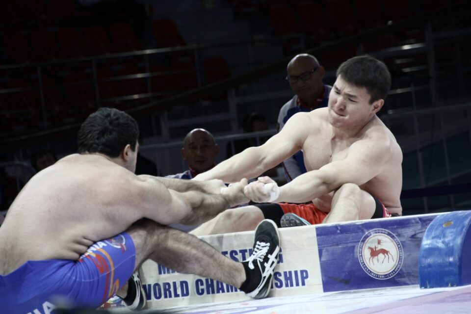 Athletes from 33 regions will be represented at the Russian Mas-Wrestling Championship / | SakhaTimes / SakhaTimes