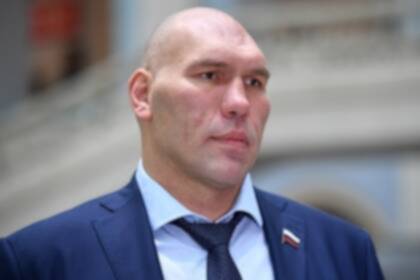 Valuev reacted to the news about brain cancer